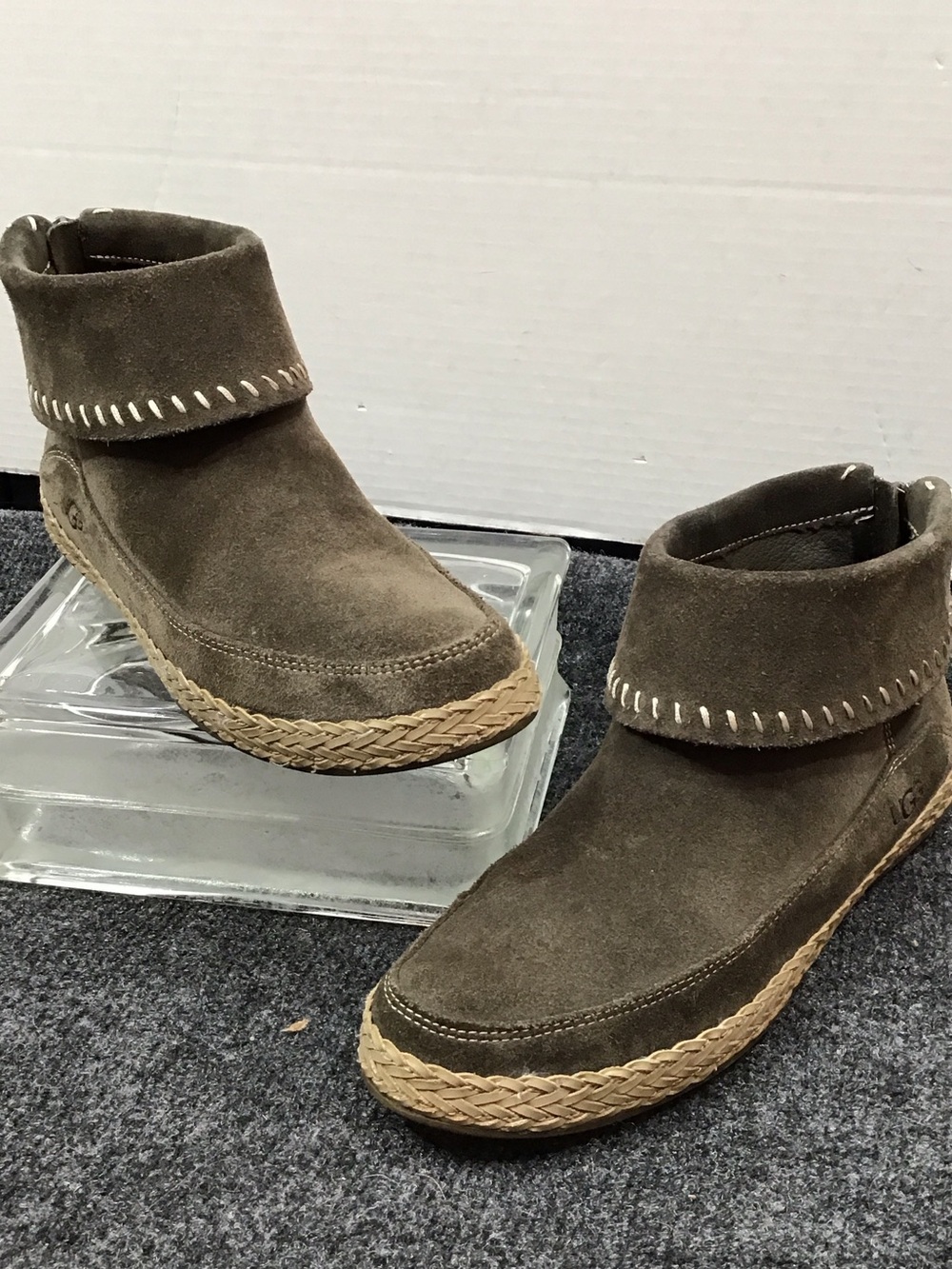 UGG Varney green Suede Ankle Boots with Whipstitch Detail 8